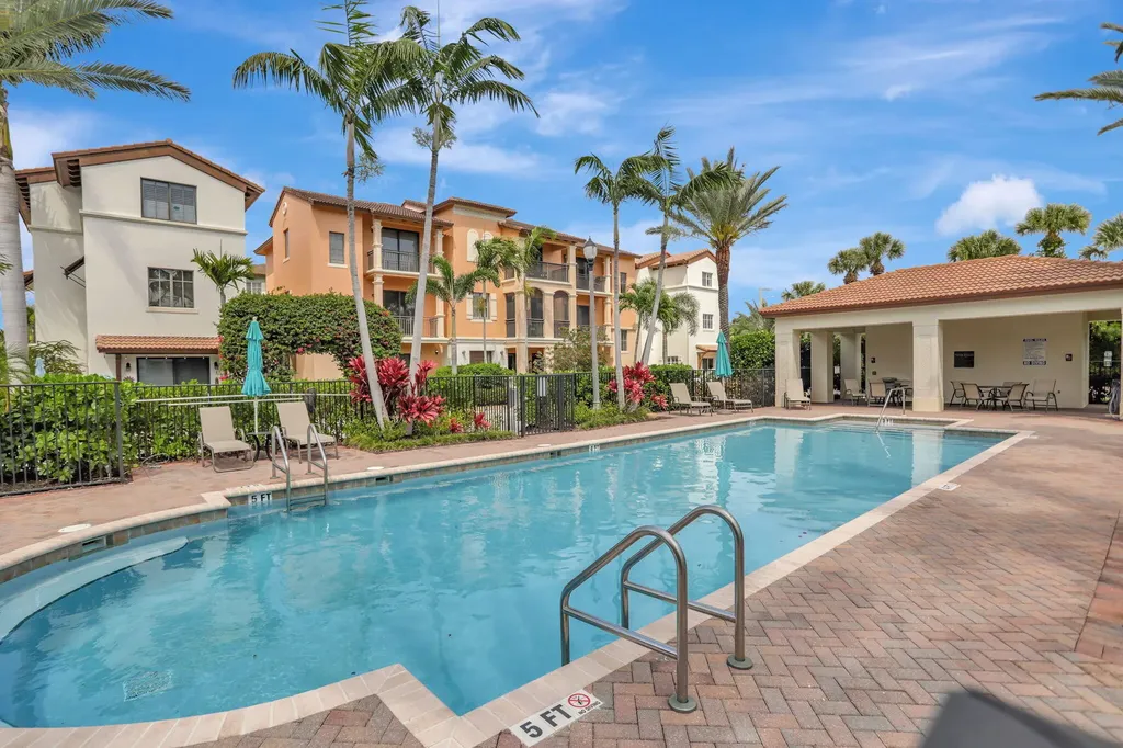 27 NW Hawthorne Place Boca Raton FL 33432