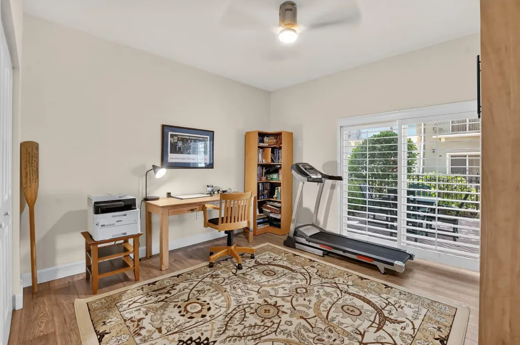 27 NW Hawthorne Place Boca Raton FL 33432