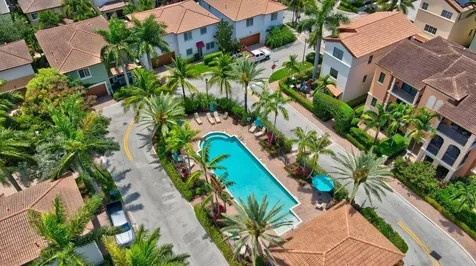27 NW Hawthorne Place Boca Raton FL 33432
