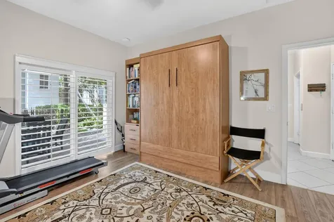 27 NW Hawthorne Place Boca Raton FL 33432