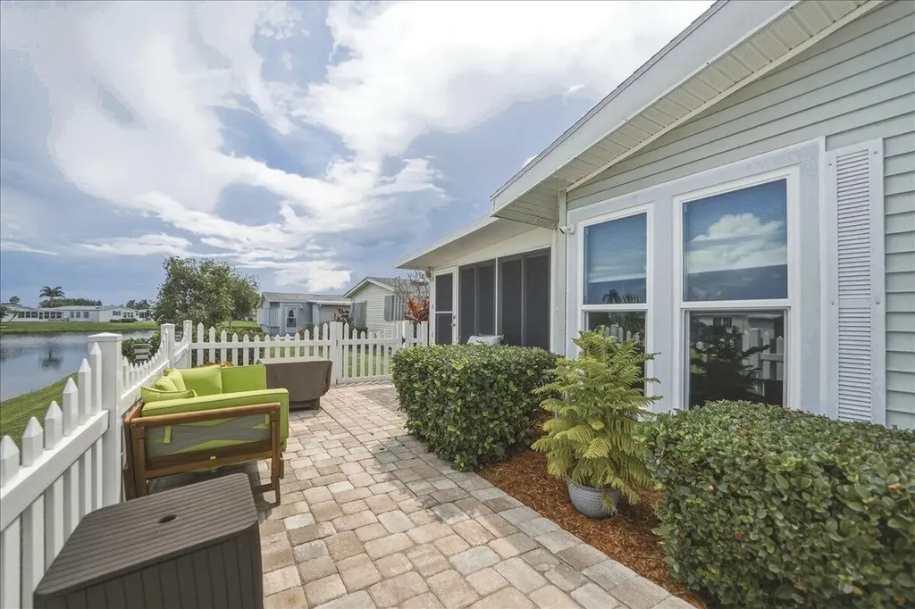 8475 Filifera Court Port St Lucie FL 34952