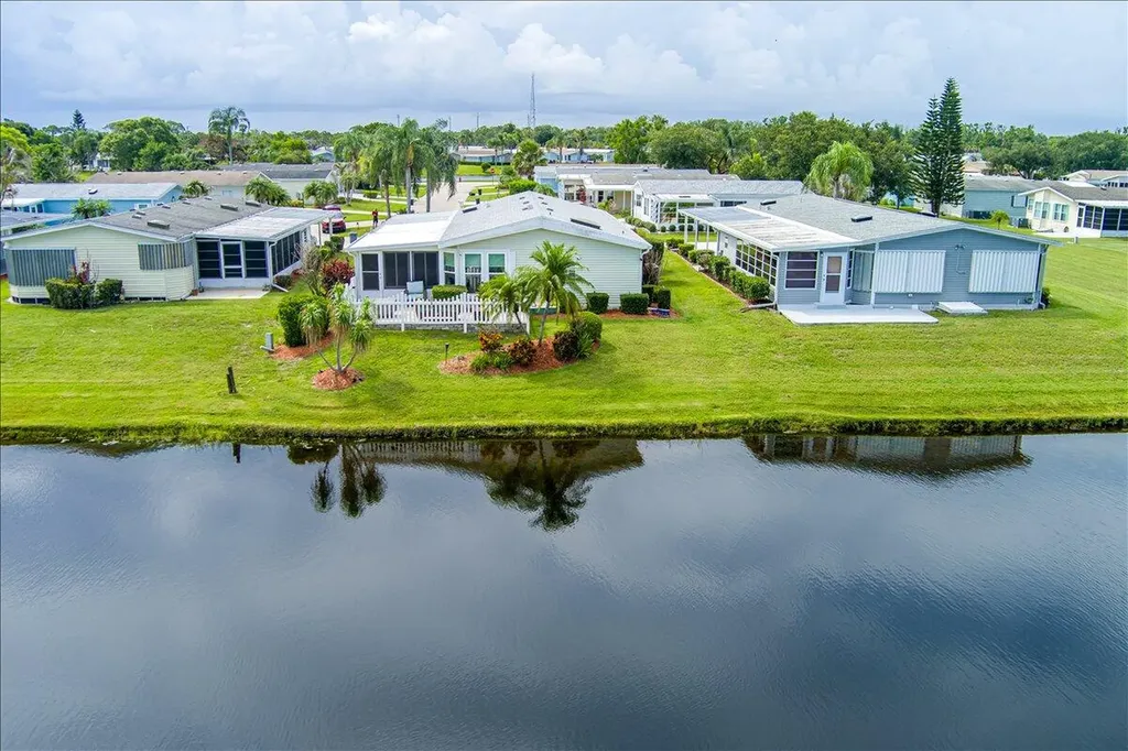 8475 Filifera Court Port St Lucie FL 34952