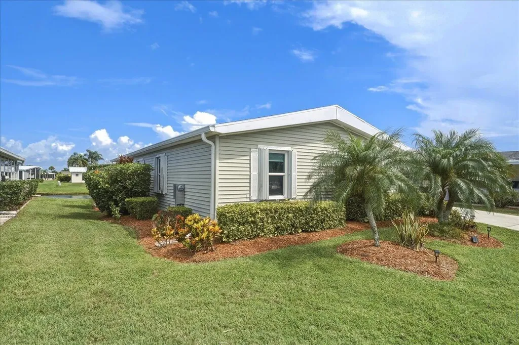8475 Filifera Court Port St Lucie FL 34952
