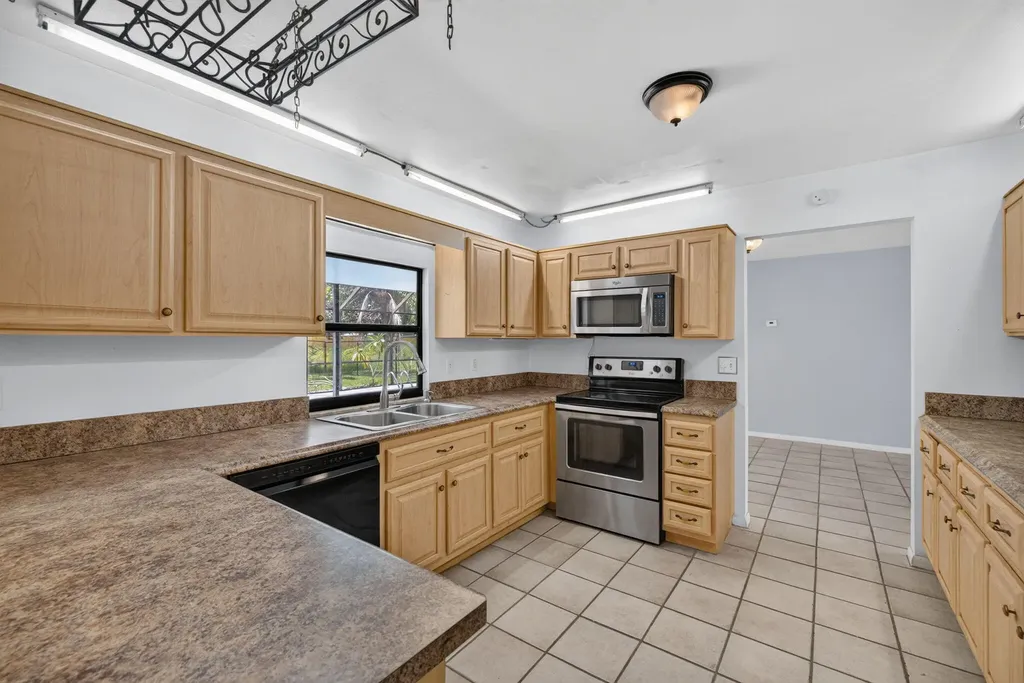 1556 SE Sinbad Avenue Port St Lucie FL 34952