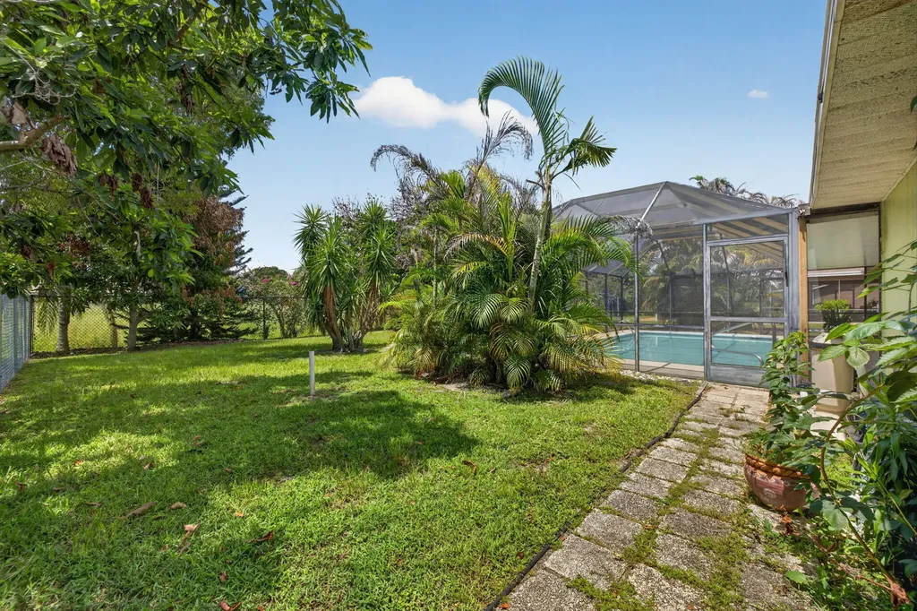 1556 SE Sinbad Avenue Port St Lucie FL 34952