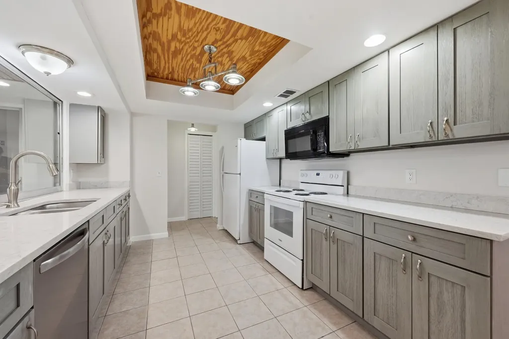 31 W Coconut Drive Lake Worth FL 33467