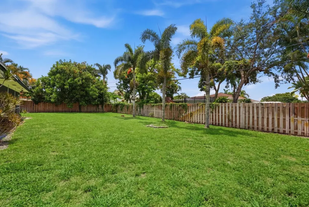 31 W Coconut Drive Lake Worth FL 33467