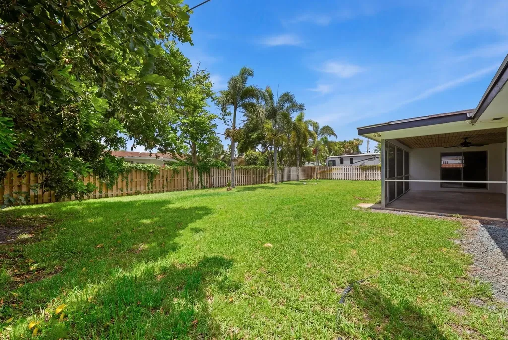 31 W Coconut Drive Lake Worth FL 33467