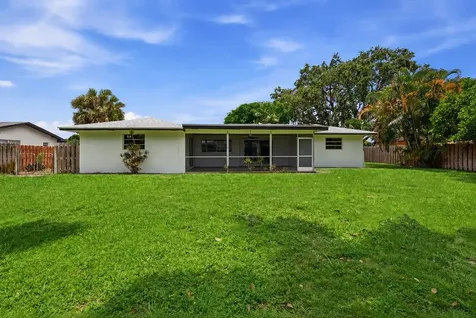31 W Coconut Drive Lake Worth FL 33467