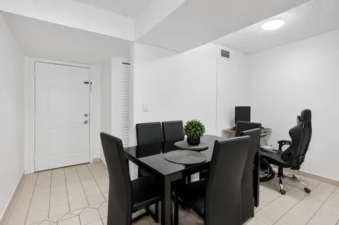 300 Palm Circle W Pembroke Pines FL 33025