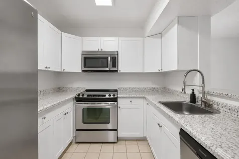 300 Palm Circle W Pembroke Pines FL 33025