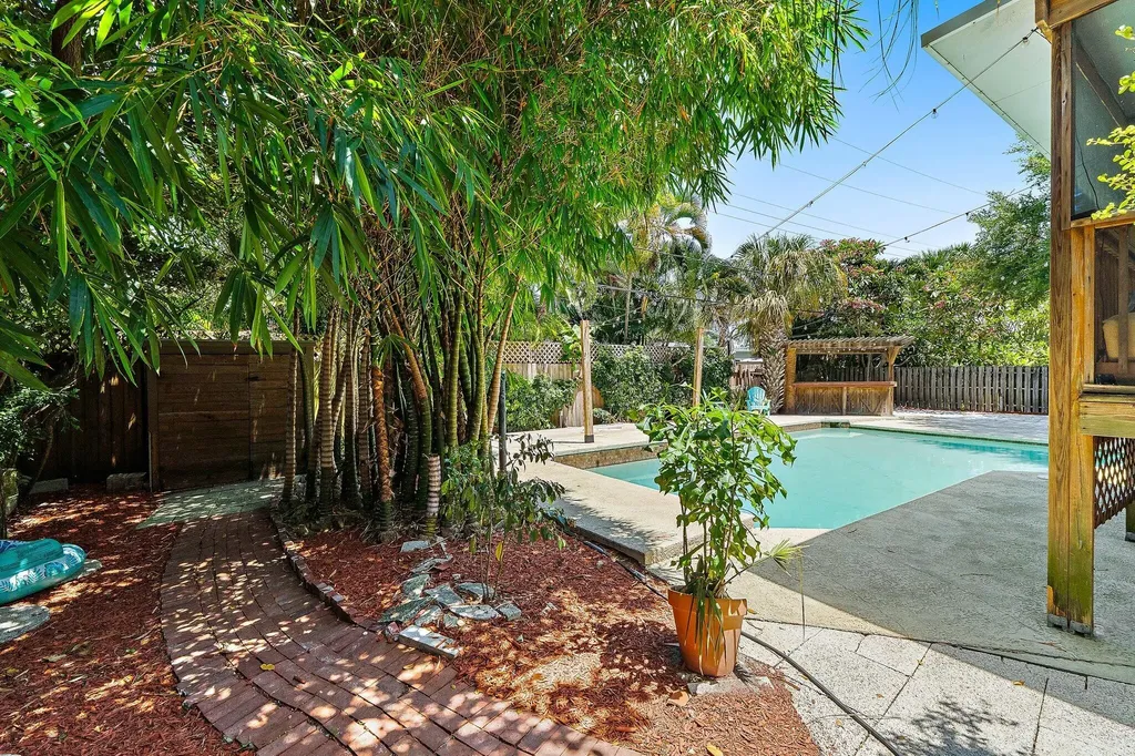 1429 Crest Drive Lake Worth FL 33461