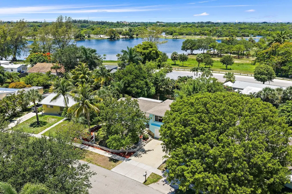 1429 Crest Drive Lake Worth FL 33461