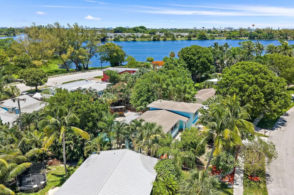 1429 Crest Drive Lake Worth FL 33461
