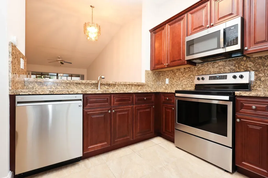 10127 E Boca Bend E Boca Raton FL 33428