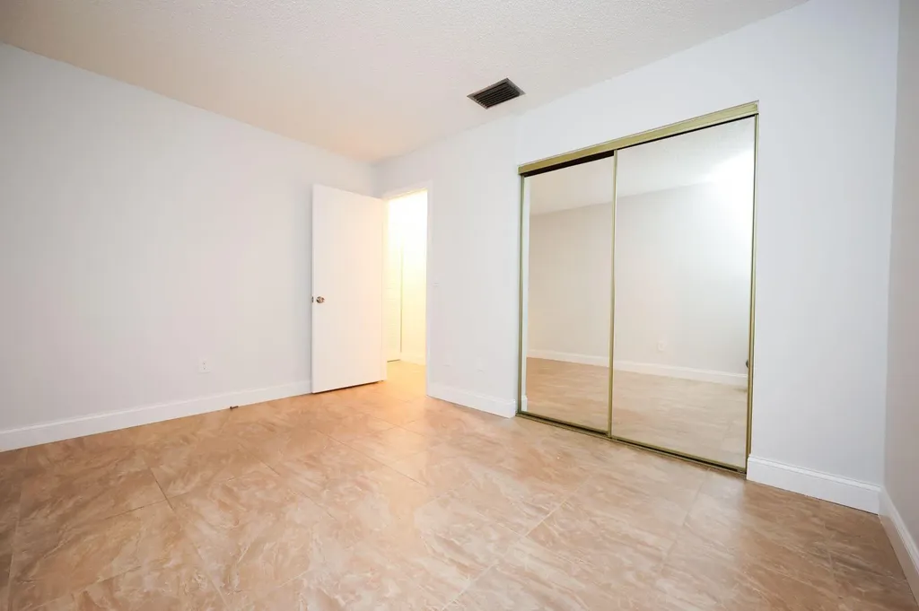 10127 E Boca Bend E Boca Raton FL 33428