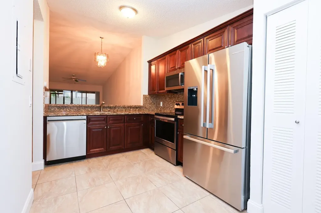 10127 E Boca Bend E Boca Raton FL 33428
