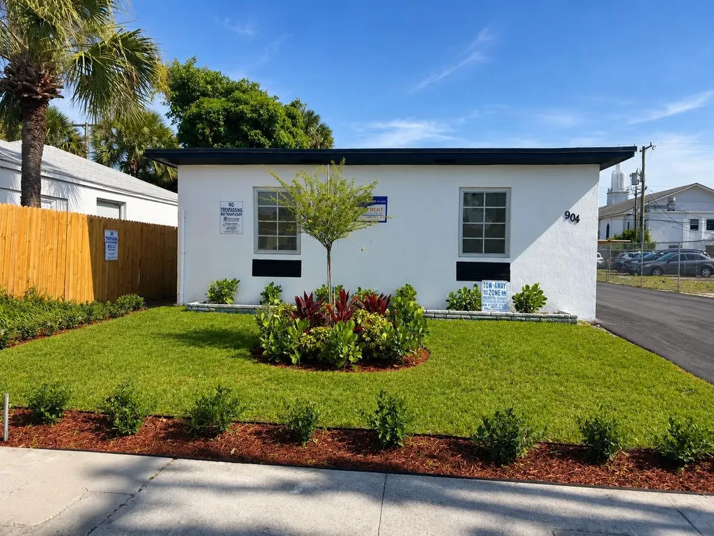 904 10th Street West Palm Beach FL 33401