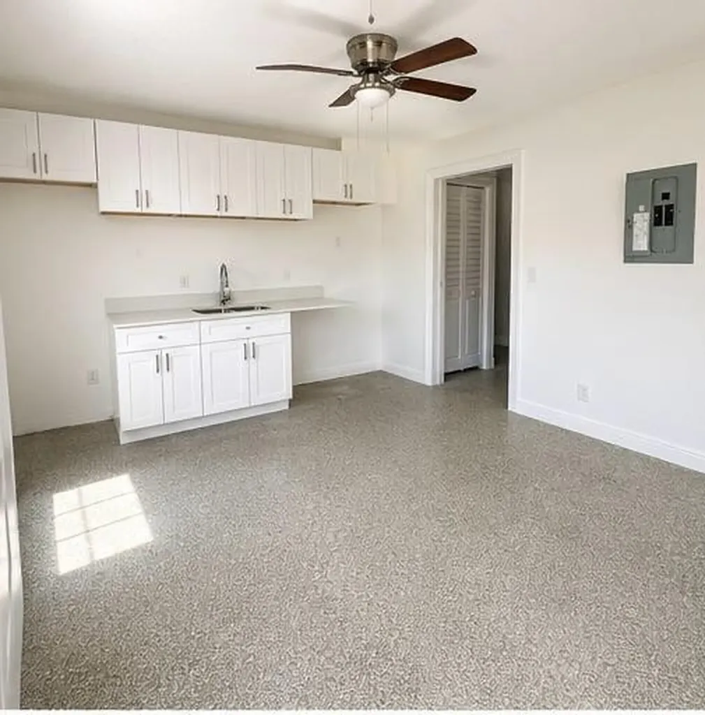 904 10th Street West Palm Beach FL 33401