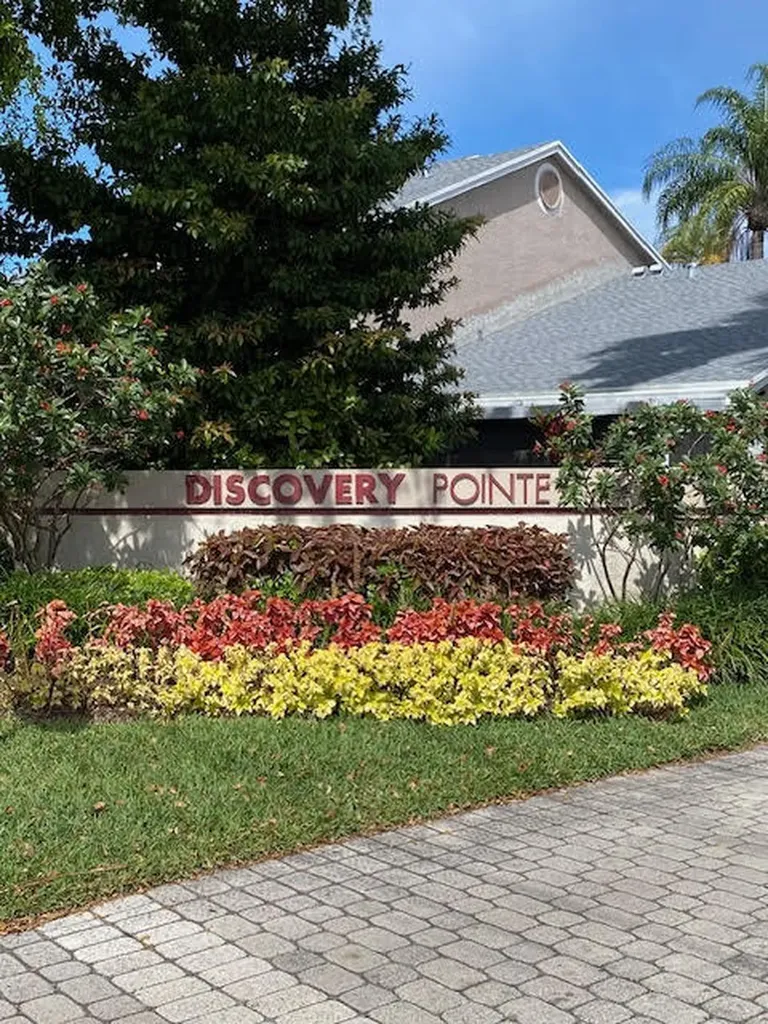 2217 Discovery Circle W Deerfield Beach FL 33442