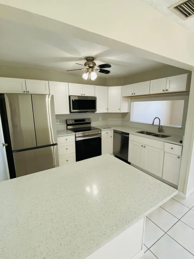 2217 Discovery Circle W Deerfield Beach FL 33442