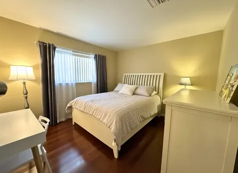 5131 W Oakland Park Boulevard Lauderdale Lakes FL 33313