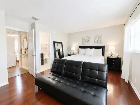 5131 W Oakland Park Boulevard Lauderdale Lakes FL 33313