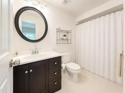 5131 W Oakland Park Boulevard Lauderdale Lakes FL 33313