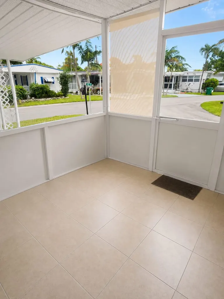 3302 Lake Street Hollywood FL 33021