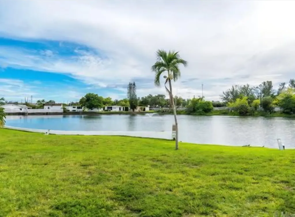 3302 Lake Street Hollywood FL 33021
