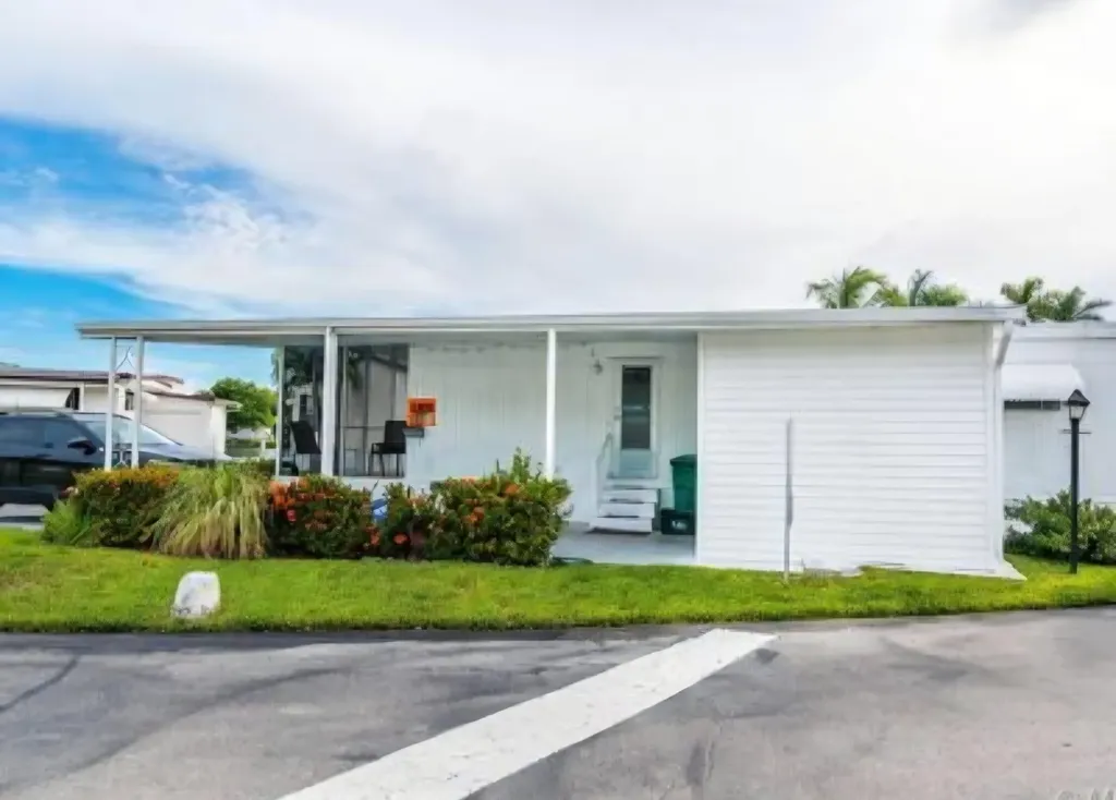 3302 Lake Street Hollywood FL 33021