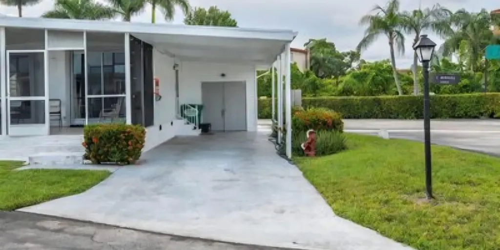 3302 Lake Street Hollywood FL 33021