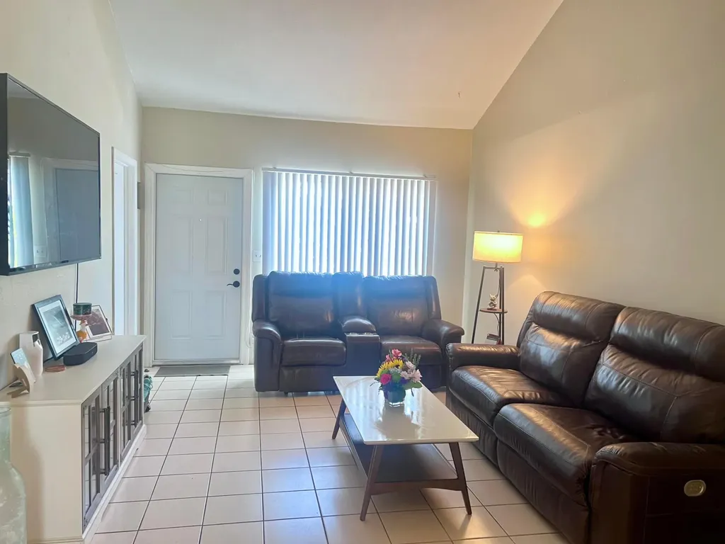 11150 NW 38th Street Sunrise FL 33351