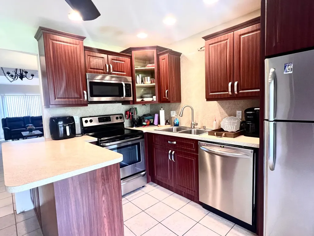 11150 NW 38th Street Sunrise FL 33351