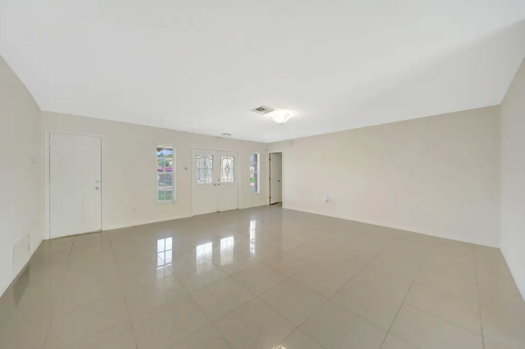 2545 NW 105th Lane Sunrise FL 33322