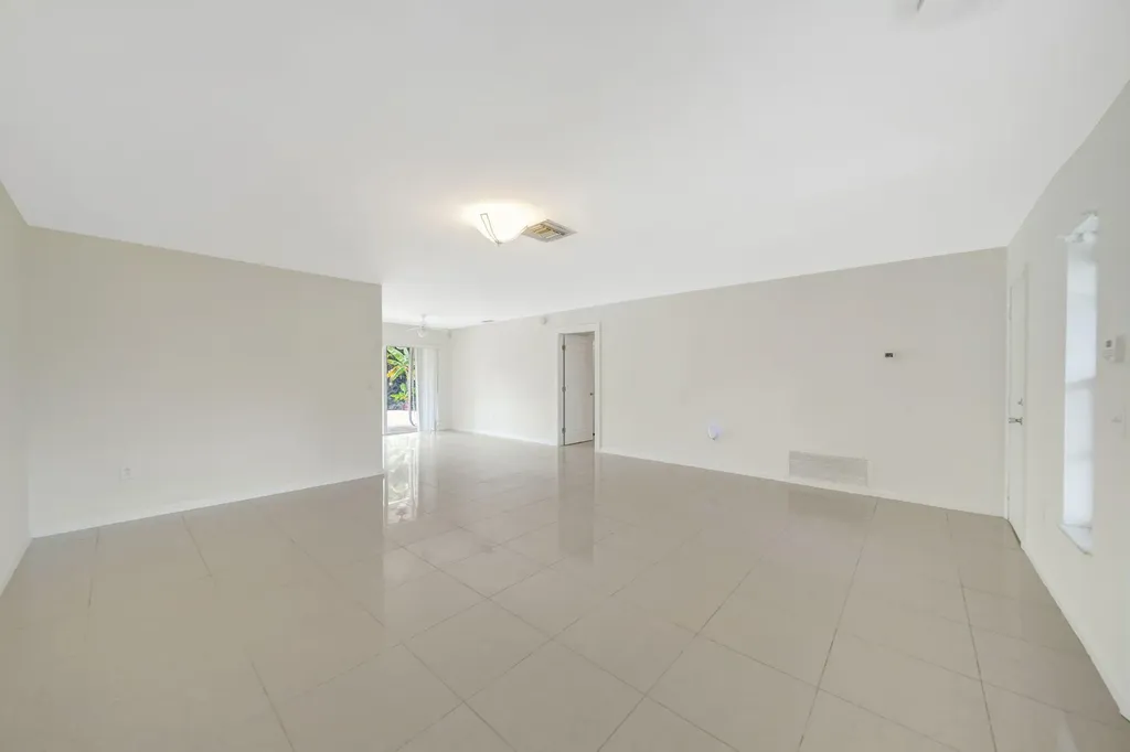 2545 NW 105th Lane Sunrise FL 33322