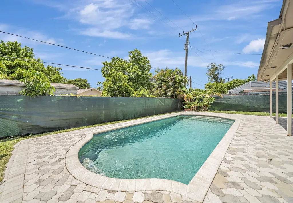 2545 NW 105th Lane Sunrise FL 33322