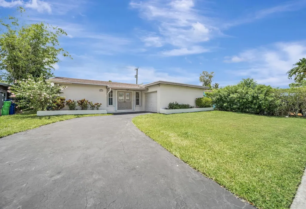 2545 NW 105th Lane Sunrise FL 33322