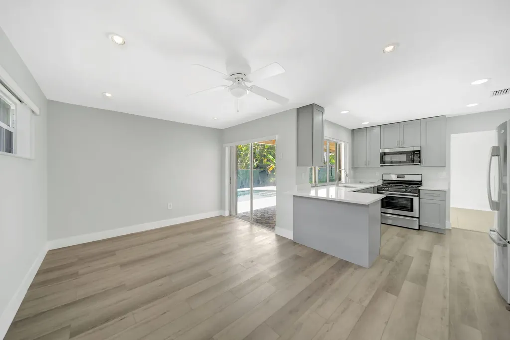 2545 NW 105th Lane Sunrise FL 33322
