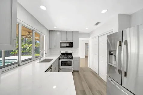 2545 NW 105th Lane Sunrise FL 33322