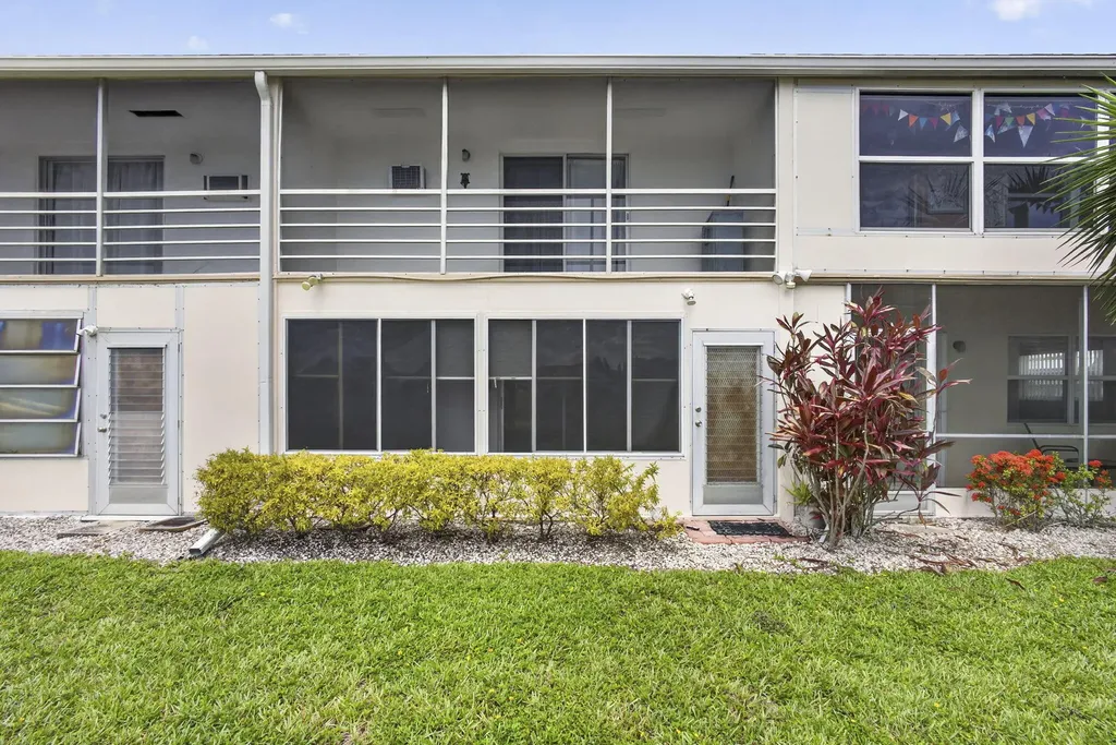 127 Chatham F West Palm Beach FL 33417