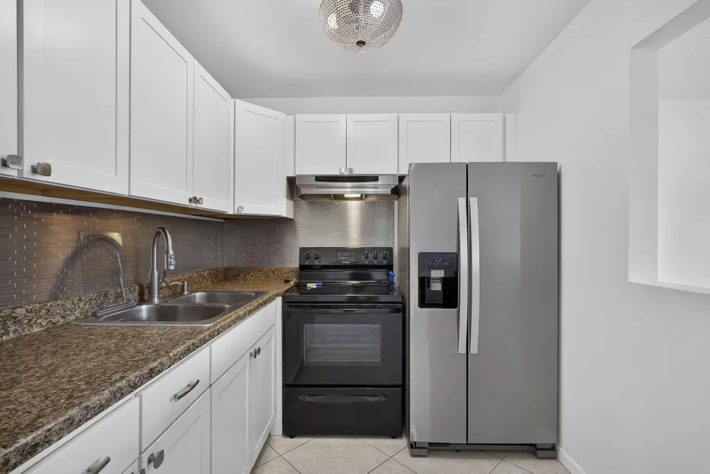 127 Chatham F West Palm Beach FL 33417