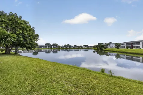 127 Chatham F West Palm Beach FL 33417