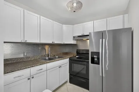 127 Chatham F West Palm Beach FL 33417