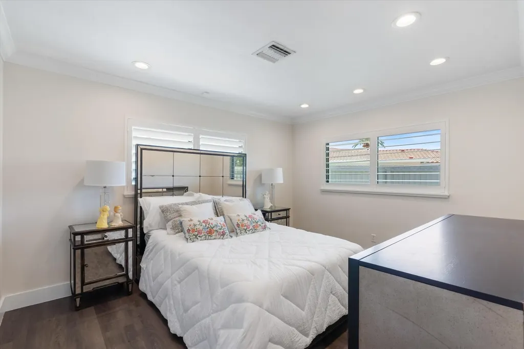 4410 NE 24th Avenue Lighthouse Point FL 33064