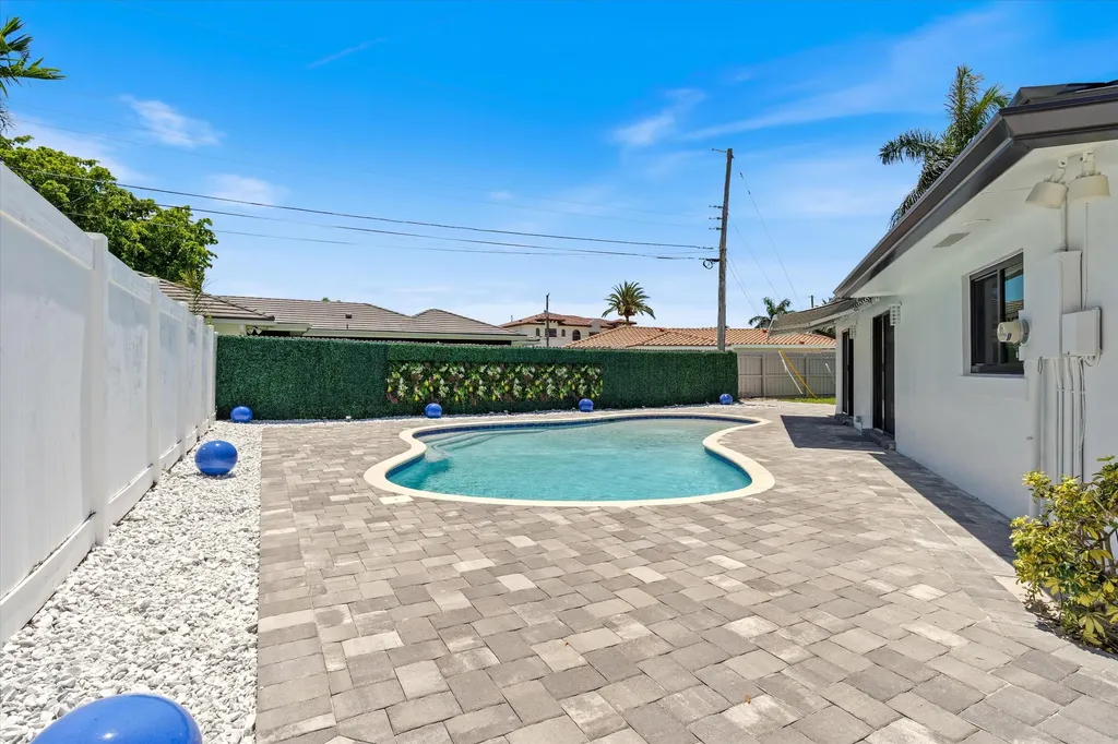 4410 NE 24th Avenue Lighthouse Point FL 33064