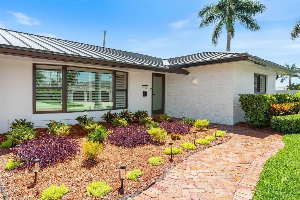 4410 NE 24th Avenue Lighthouse Point FL 33064