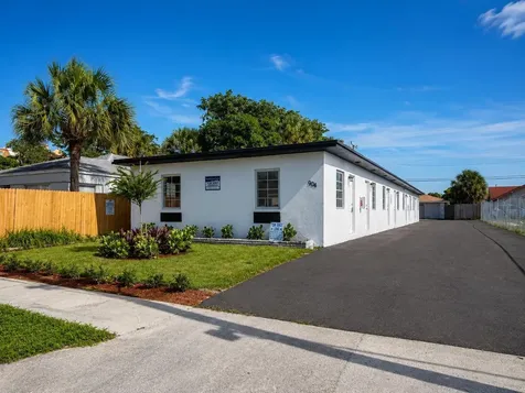 904 10th Street West Palm Beach FL 33401