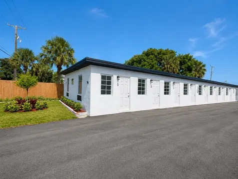 904 10th Street West Palm Beach FL 33401