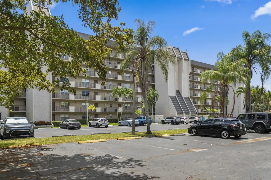 3150 W Rolling Hills Circle Davie FL 33328